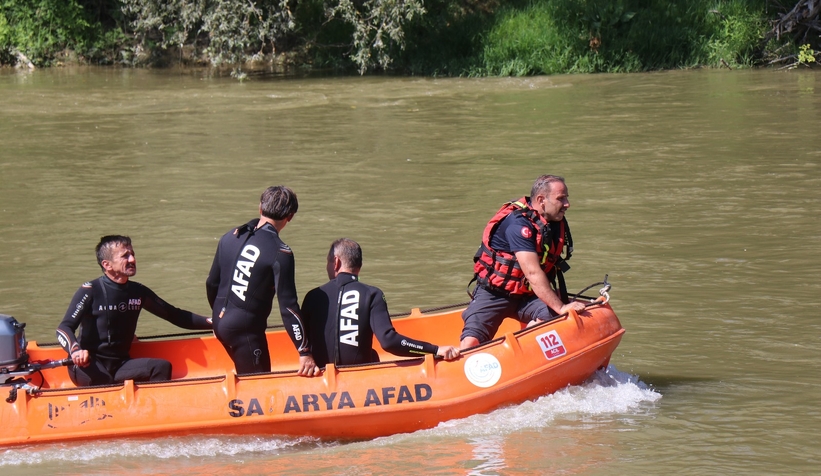Sakarya Nehri'ne giren çocuk boğuldu