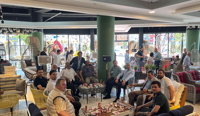 Sakarya'nın en büyük bahçe mobilyaları mağazası Venezia açıldı
