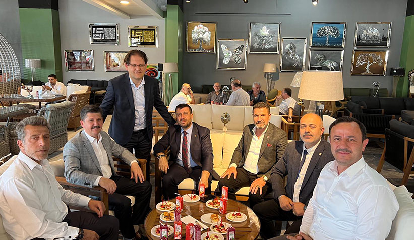 Sakarya'nın en büyük bahçe mobilyaları mağazası Venezia açıldı