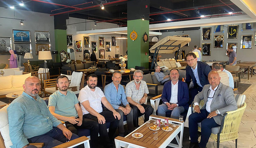 Sakarya'nın en büyük bahçe mobilyaları mağazası Venezia açıldı