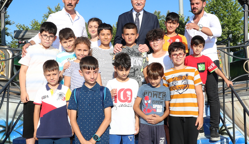 Sakarya'nın luna parkı açıldı