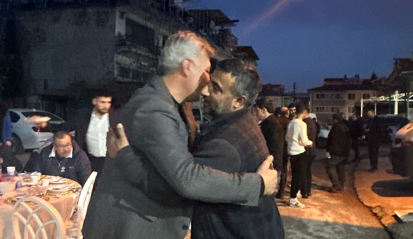 sakarya-oto-sanatkarlari-esnaf-odasi-baskan-adayi-ramazan-unal-sanayi-esnafiyla-iftar-yaptiumrqumfhmx