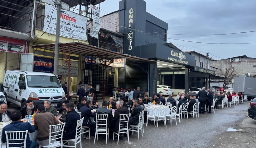 sakarya-oto-sanatkarlari-esnaf-odasi-baskan-adayi-ramazan-unal-sanayi-esnafiyla-iftar-yaptiumrqumfhmx