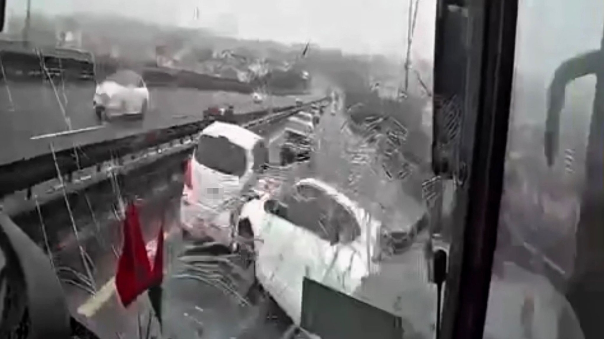 Sakarya otobüsleri kazaya karıştı 8 yaralı var