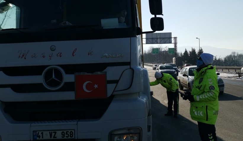 Sakarya polisinden kış lastiği denetimi