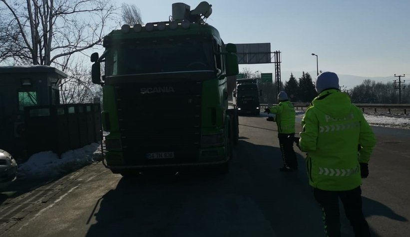 Sakarya polisinden kış lastiği denetimi