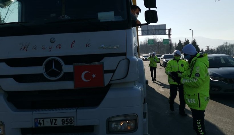 Sakarya polisinden kış lastiği denetimi