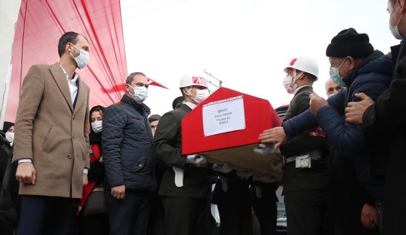 Sakarya şehidini dualarla uğurladı