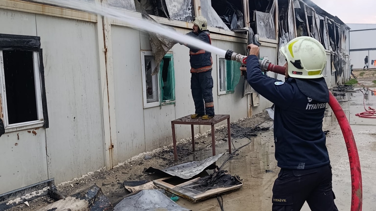 Sakarya Şehir Hastanesi şantiyesinde yangın