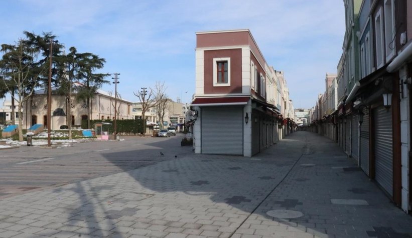 Sakarya sokaklarında hafta sonu sessizliği