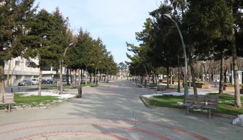 Sakarya sokaklarında hafta sonu sessizliği