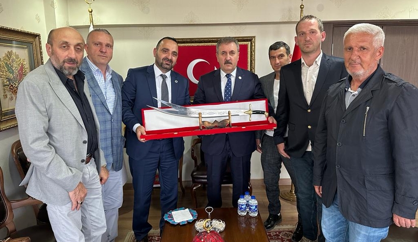 Sakarya Vakfıkebir Derneği BBP Liderini Ziyaret Etti