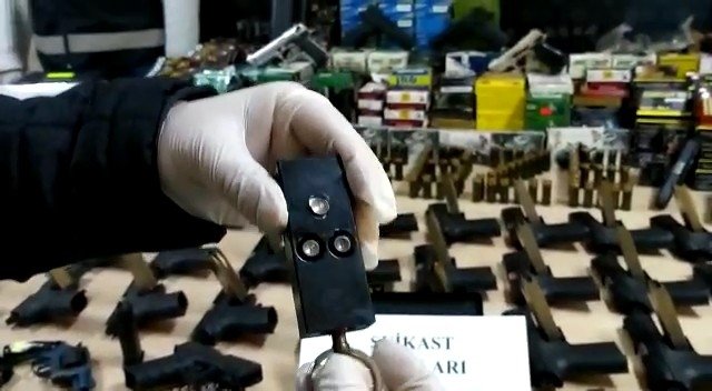 Sakarya'ya uzanan operasyonda suikast silahları ele geçirildi