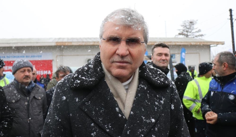 sakarya-yardimda-oncu-oldu-25-yardim-tiri-55-is-makinasi-ve-124-personelk296citkc3