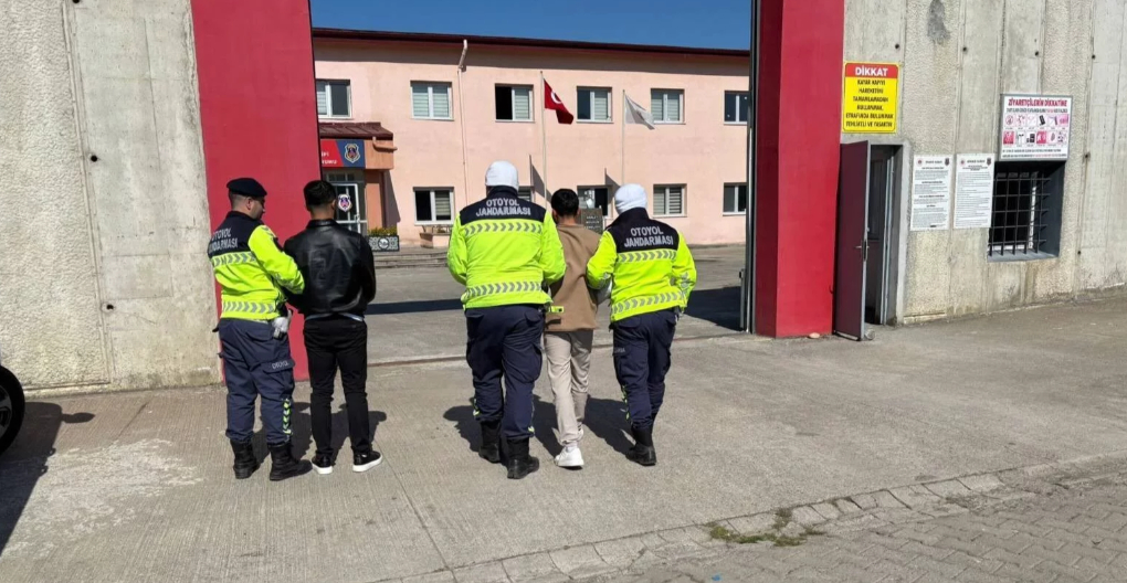 Sakaryada 9 kaçak göçmen yakalandı