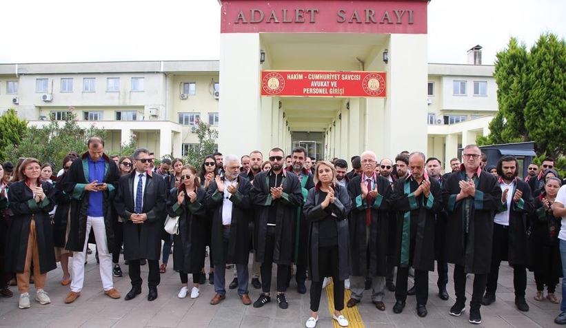 sakaryada-avukatlar-oldurulen-meslektaslari-icin-toplandiwjlvwddyul