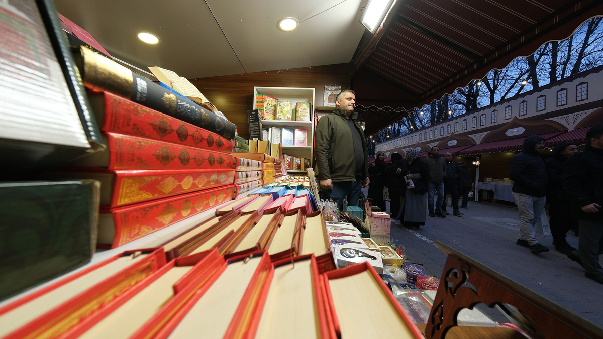 Sakarya’da bir Ramazan klasiği Kitap Sokağı kapılarını açtı