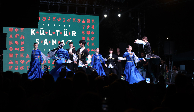 Sakarya’da  Kafkas ve İç Anadolu’nun zengin kültürüyle şölen gibi akşam