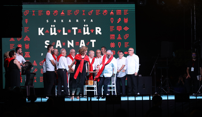 Sakarya’da  Kafkas ve İç Anadolu’nun zengin kültürüyle şölen gibi akşam