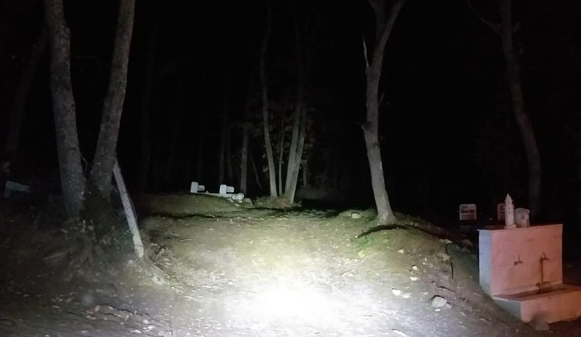 Sakarya’da mezarlığın demir kapısını çaldılar