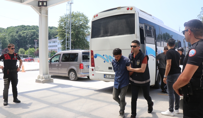 Sakaryada ortaya çıkan 515 çetesi üyeleri adliyede