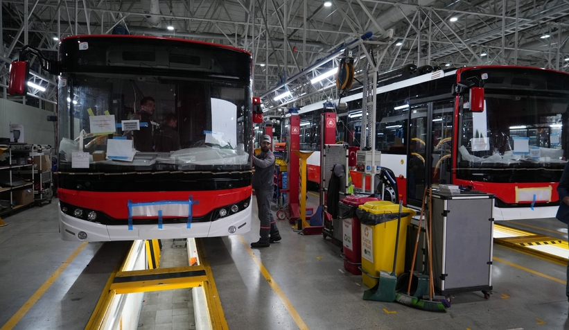 Sakarya’da üretilen ilk otonom minibüs görücüye çıktı