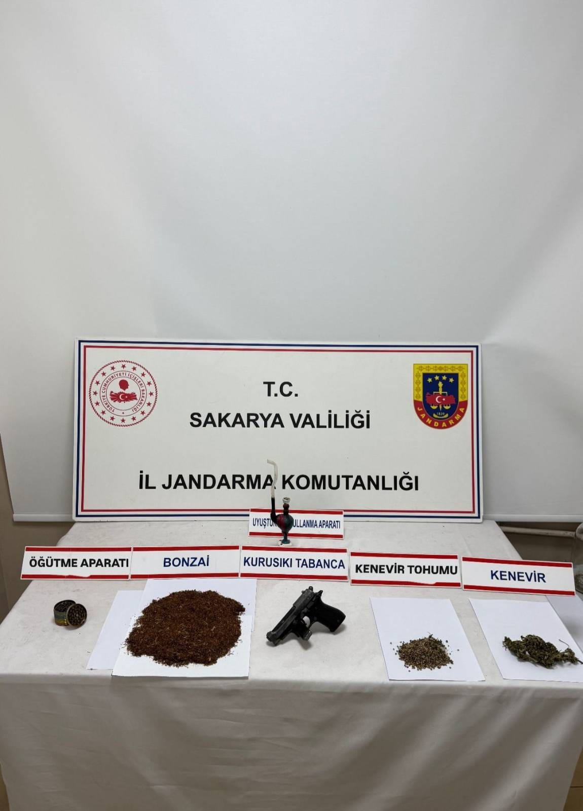 Sakarya’da Uyuşturucu Operasyonu: Bonzai Hammaddesiyle Yakalandılar