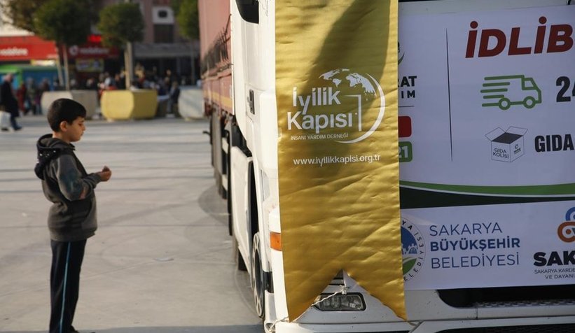 Sakarya’dan İdlib’e 11 tır yardım