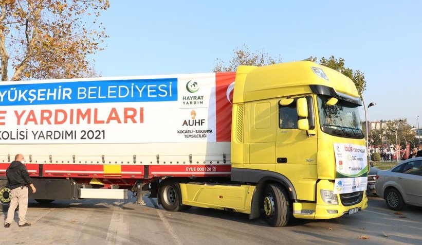 Sakarya’dan İdlib’e 11 tır yardım