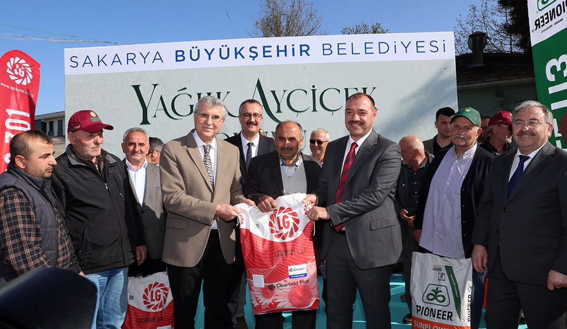 sakaryali-ciftcilere-yaglik-aycicegi-tohumu-dagitildievg4uuzhnt