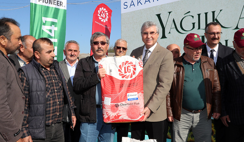 sakaryali-ciftcilere-yaglik-aycicegi-tohumu-dagitildievg4uuzhnt