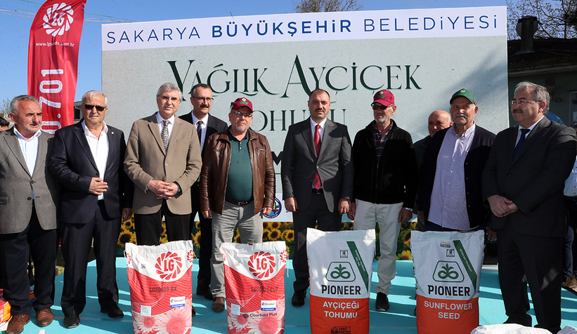 sakaryali-ciftcilere-yaglik-aycicegi-tohumu-dagitildievg4uuzhnt