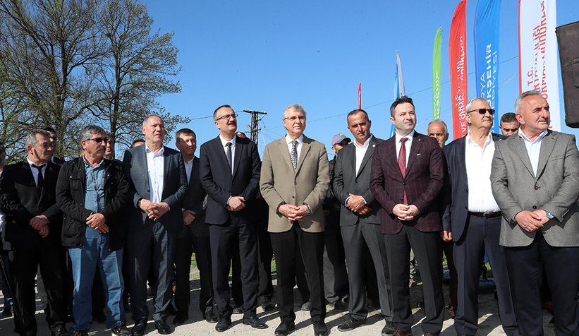 sakaryali-ciftcilere-yaglik-aycicegi-tohumu-dagitildievg4uuzhnt