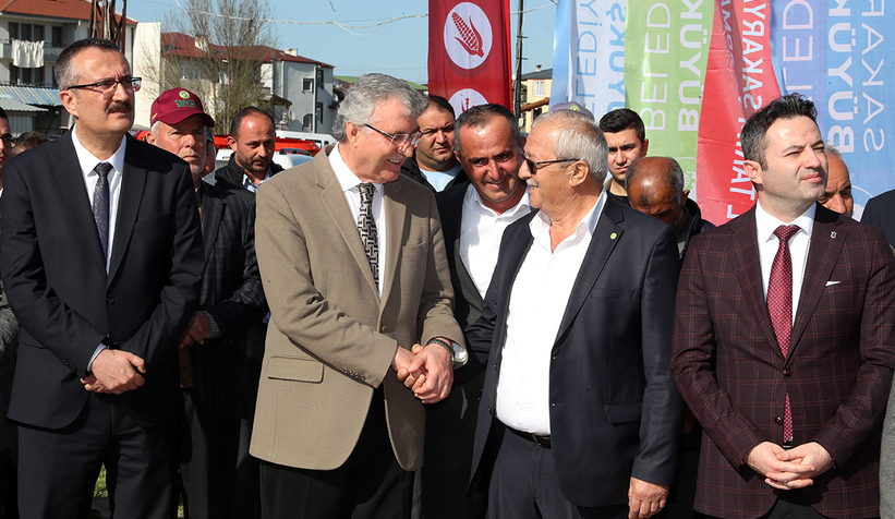 sakaryali-ciftcilere-yaglik-aycicegi-tohumu-dagitildievg4uuzhnt