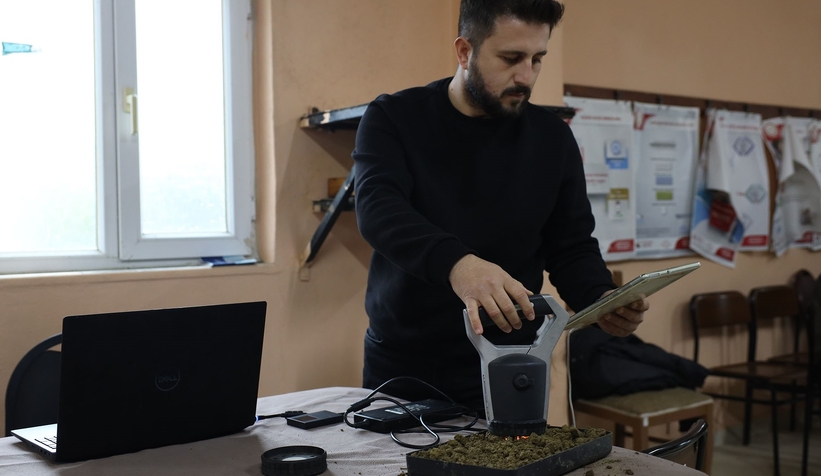 Sakaryalı çiftçilere yerinde toprak analizi hizmeti