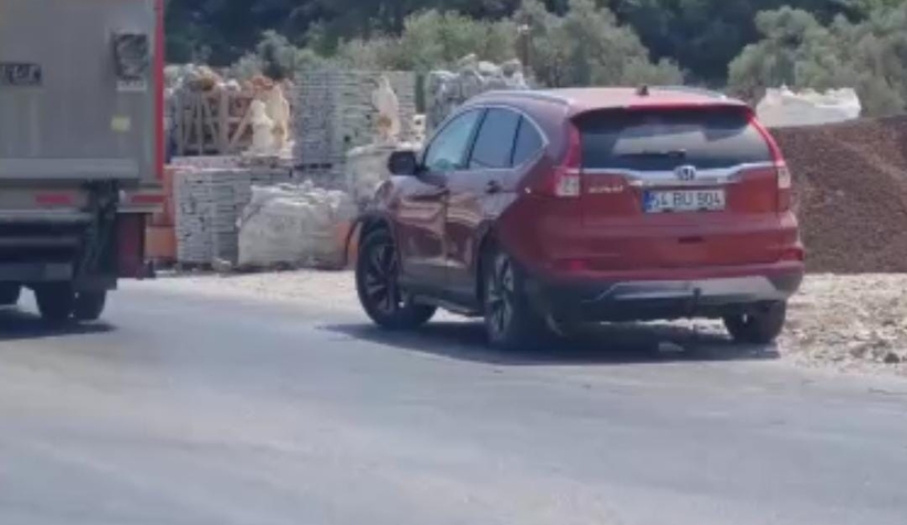 sakaryali-dis-hekiminin-mugla-da-yaptigi-kaza-olumle-sonuclandi-kaza-ani-kameradamum4vtdhmt