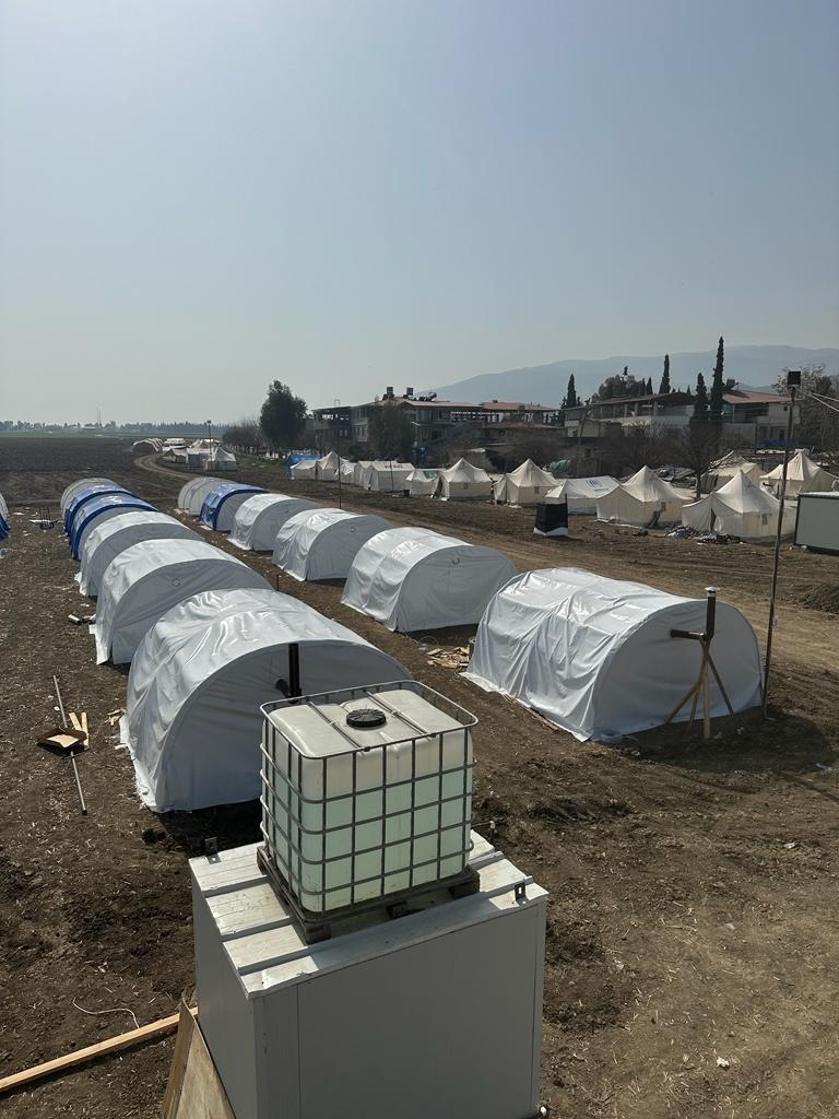 sakaryali-is-adamlarindan-hatay-a-cadirkentas9pnkh1dd