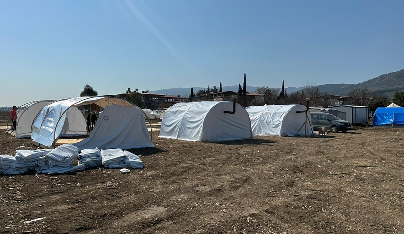 sakaryali-is-adamlarindan-hatay-a-cadirkentas9pnkh1dd