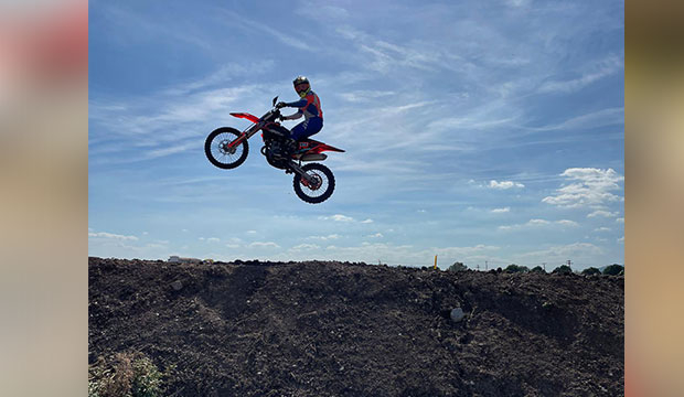 Sakaryalı sporcudan Motokros Şampiyonası'nda ikincilik