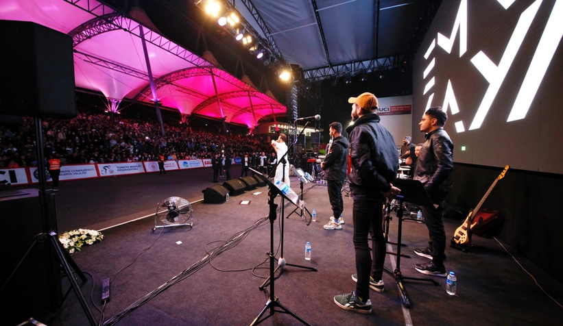 sakaryalilar-konser-icin-vadiye-akin-ettirujjz3nsvw