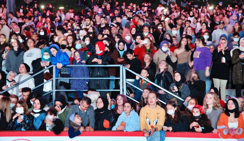 sakaryalilar-konser-icin-vadiye-akin-ettirujjz3nsvw