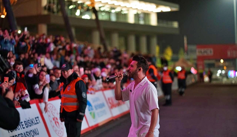 sakaryalilar-konser-icin-vadiye-akin-ettirujjz3nsvw