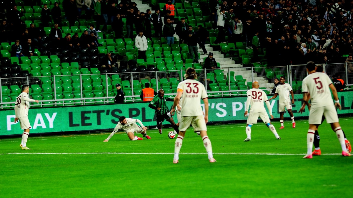 Sakaryaspor: 1 Bandırmaspor:1