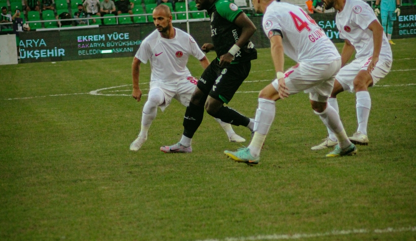 sakaryaspor-1-umraniyespor-1durtnvhrbn