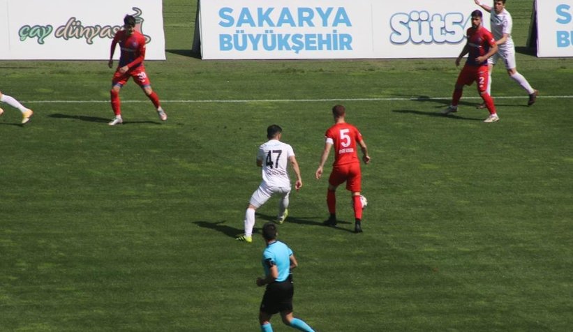 Sakaryaspor: 3 Kardemir Karabükspor: 1