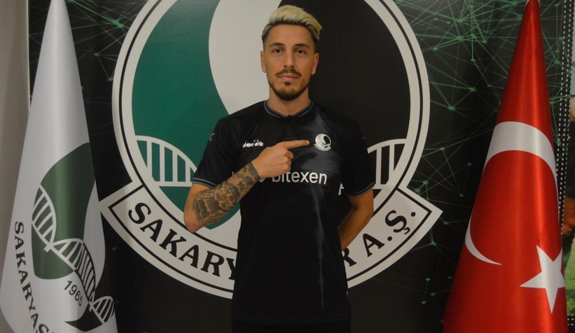 sakaryaspor-da-4-oyuncunun-bileti-kesildikzdnemvtdk