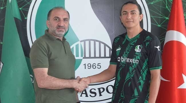 sakaryaspor-da-4-oyuncunun-bileti-kesildikzdnemvtdk