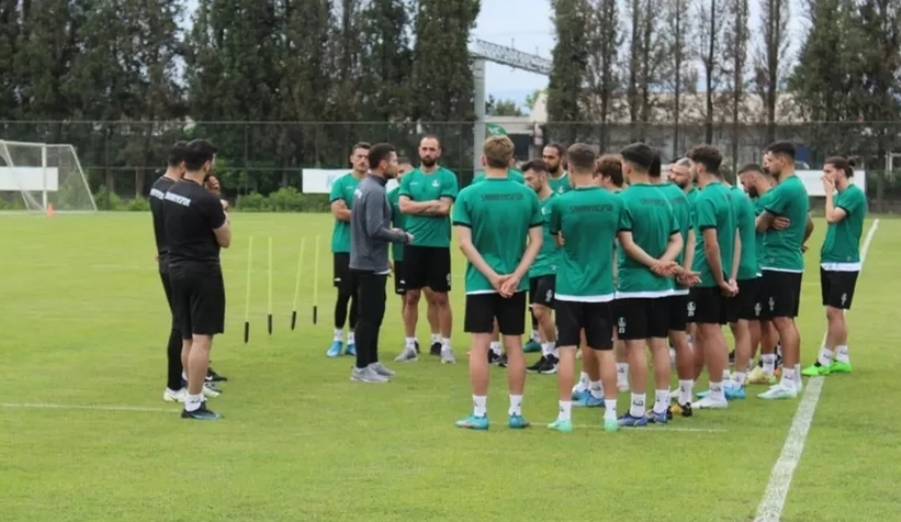 sakaryaspor-da-kaptanlik-pazubandinin-yeni-sahibi-belli-oldudwixl3uxws