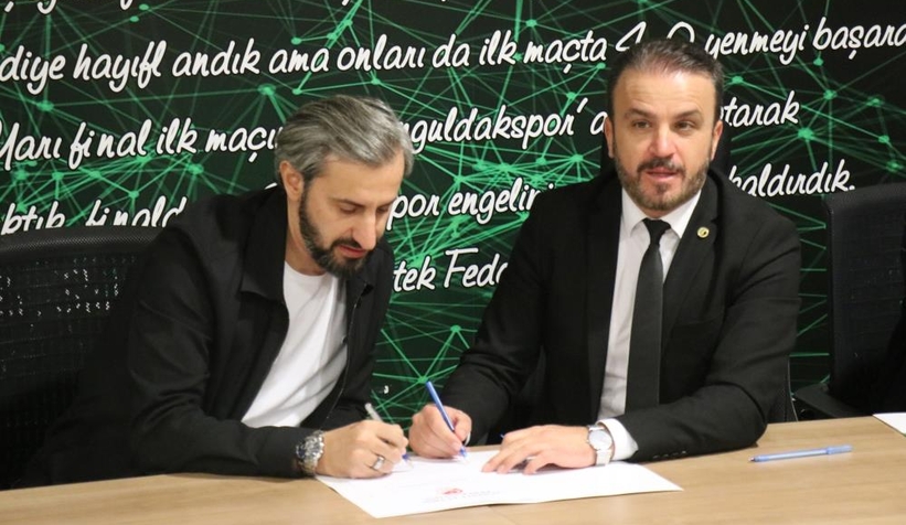sakaryaspor-da-yeni-teknik-adam-imzayi-attis2xvb0fsm2