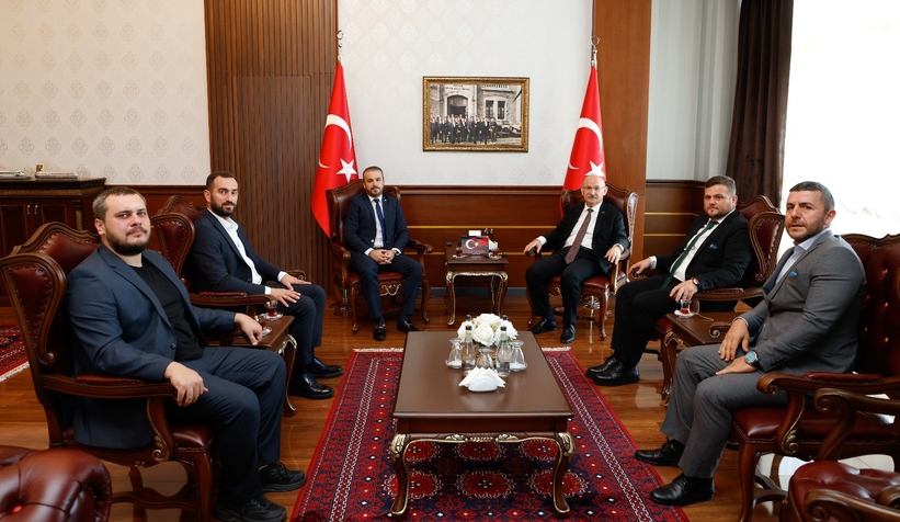 sakaryaspor-dan-vali-karadeniz-e-ziyarettytiuwtobz